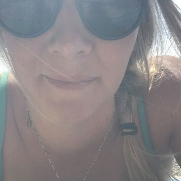 Meet your Posher, Caitlin - Picture 1 of 1